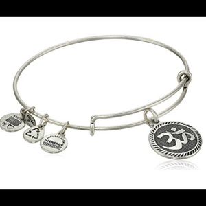 3/25✨Alex and Ani - Om Bangle